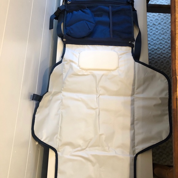 Diaper changing pad clutch - Picture 2 of 2